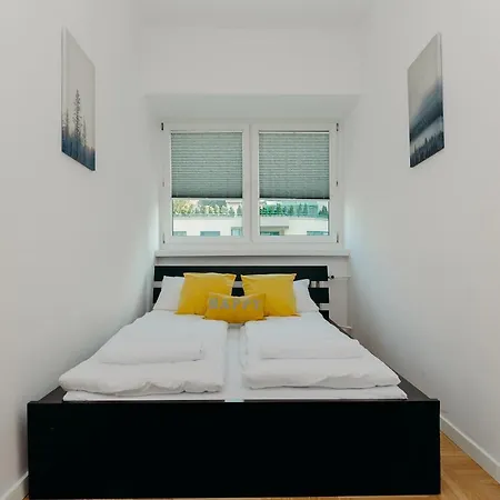Shortstaypoland Grzybowska Apartament *